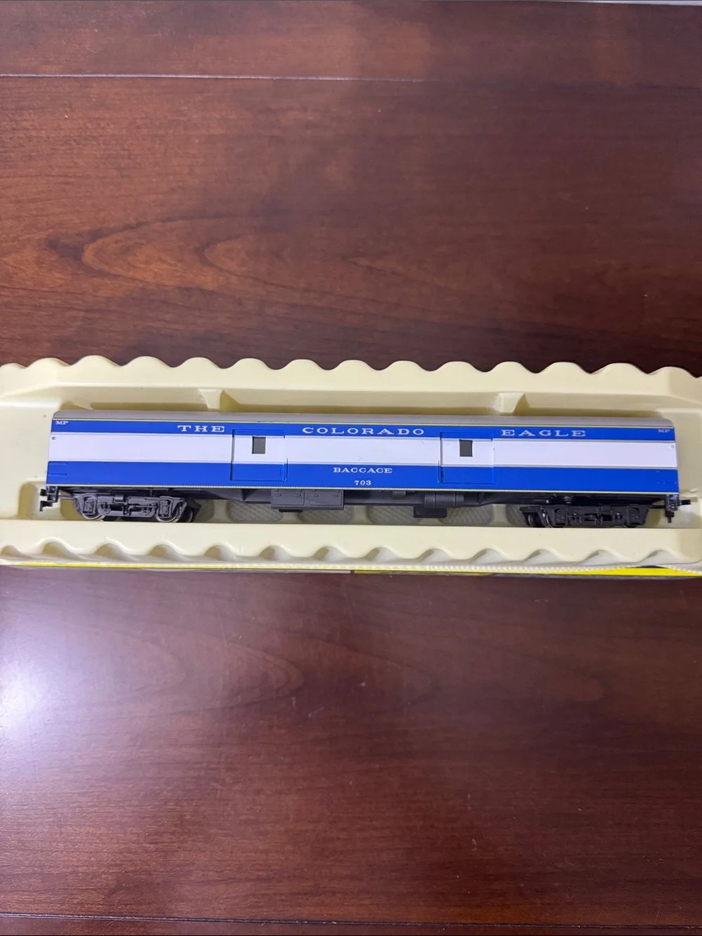 AHM The Colorado Eagle 1930’s HO 7 Piece Constant Lighting Passenger Car Set New